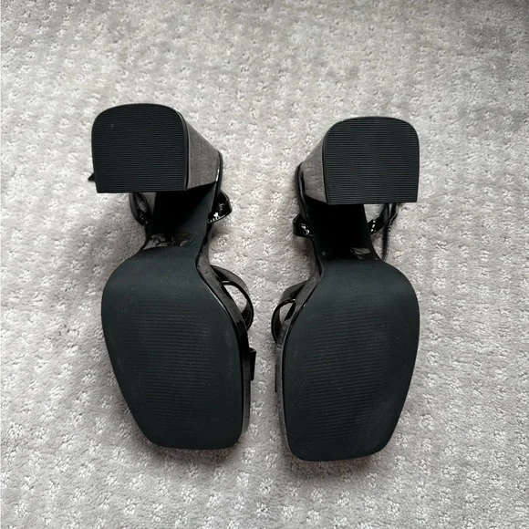 Lulu's Shiny Black Platform Heels - Picture 4 of 8